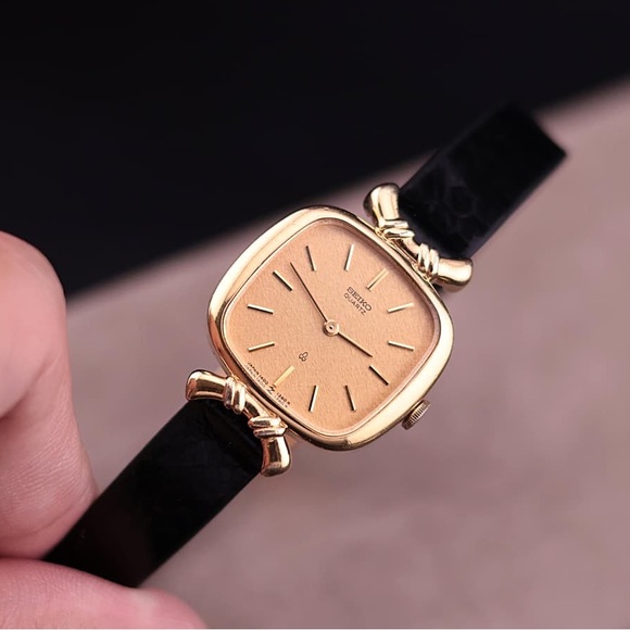 Vintage Rare 1989 Seiko Quartz 1400-5780 
Women’s Dress Watch
Gold-Plated Case - Picture 5 of 7